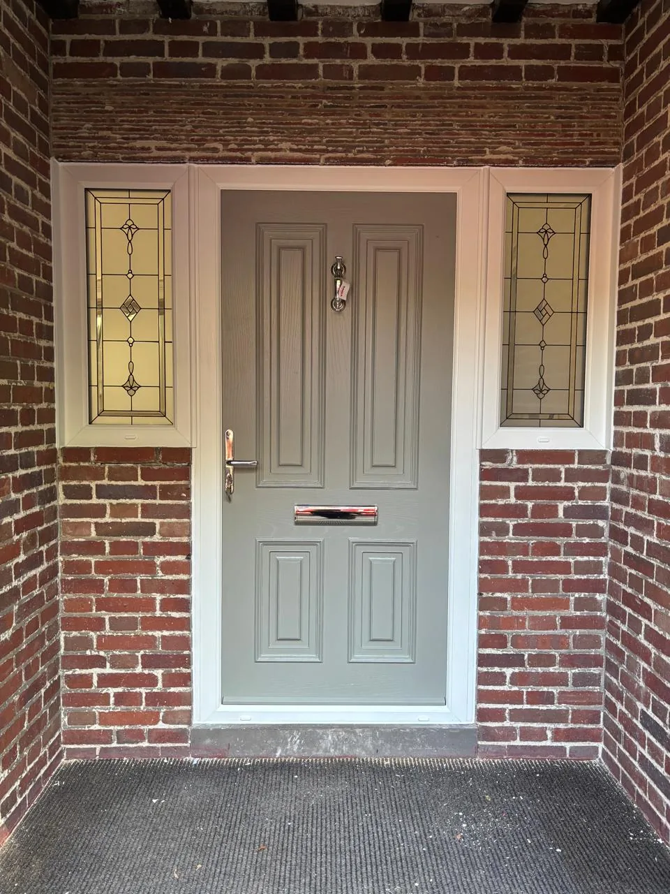 Entrance door and sidelights